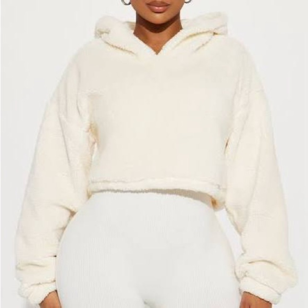 Hollister Cozy Plush Cropped Cream Hoodie
